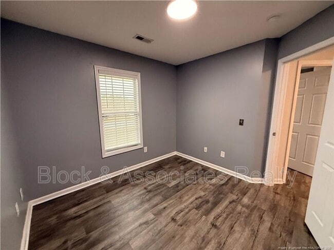 Building Photo - 68 Sunridge Dr