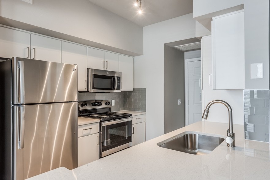 The Grayson at Baybrook Friendswood, TX Apartment Finder