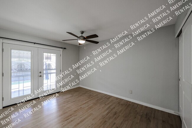 Building Photo - 1052 S San Jose