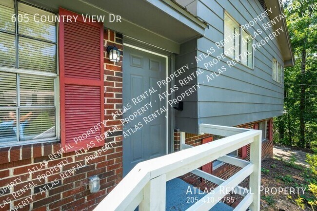 Building Photo - 605 Country View Dr NE