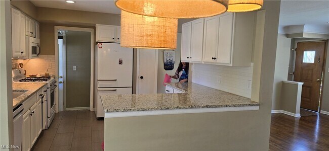 Building Photo - 3691 Higley Rd