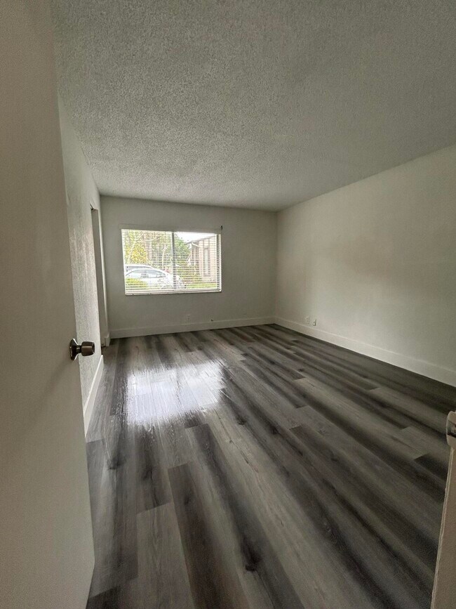 Building Photo - 2229 NW 59th Ave