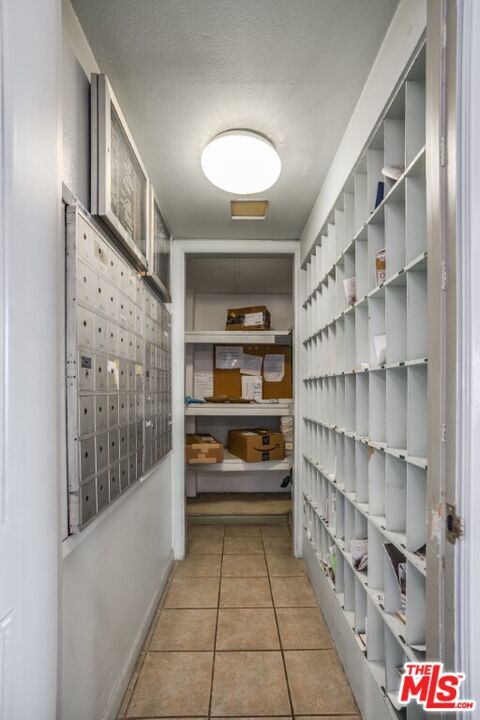 Building Photo - 321 S San Vicente Blvd