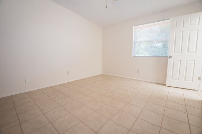 Building Photo - Updated and Charming 3 Bedroom, 2 Bath Hom...