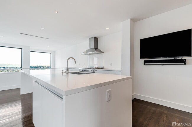Building Photo - 69 Uranus Terrace