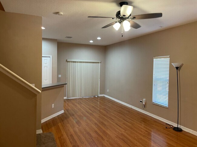 Building Photo - $2,000.00 3 BED / 2.5 BATH - IN MAITLAND 32810