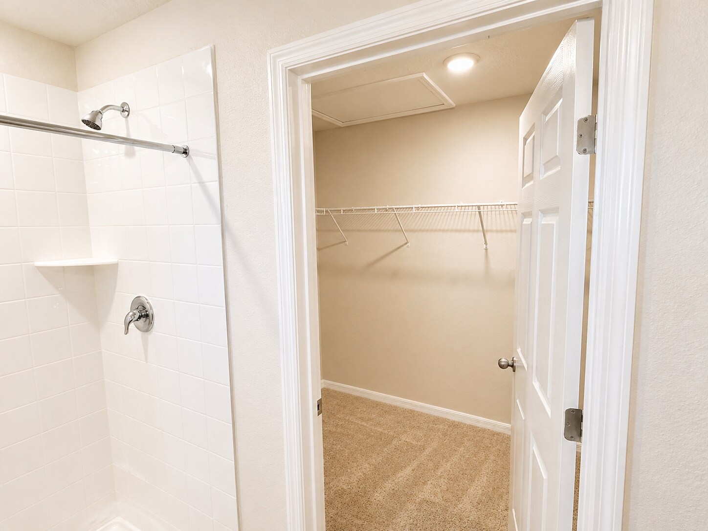 Building Photo - 1305 Current Pl