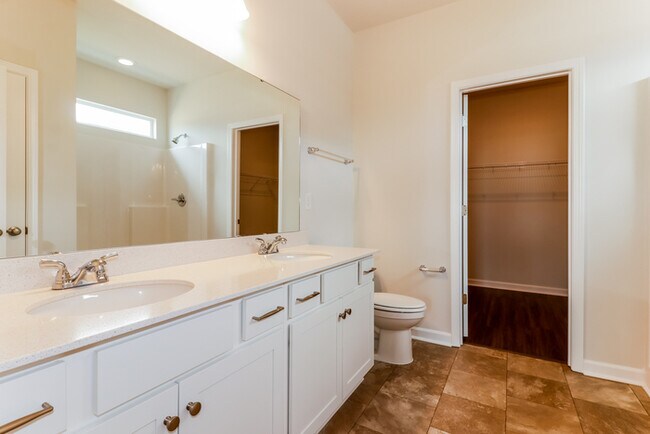 Building Photo - 245 Clydesdale Cir