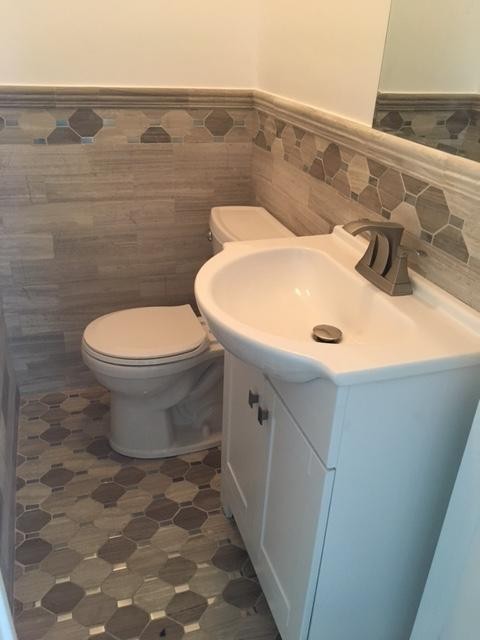 Powder room - 905 S Curson Ave