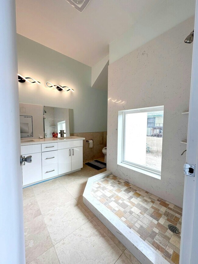 Building Photo - 87-1450 Farrington Highway, Unit Ocean side