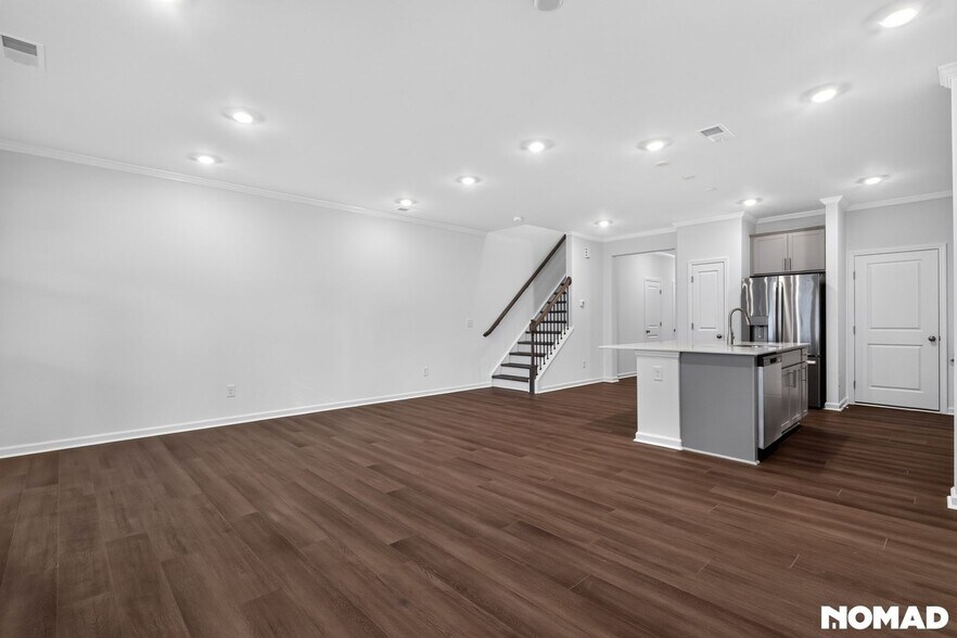Building Photo - 104 Tree Moss Ct