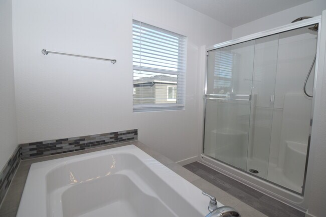 Building Photo - 1400 S 29th Blvd