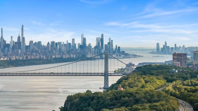 Building Photo - 14 Davis Dr