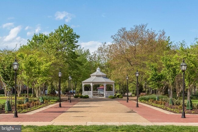 Building Photo - 6620 Potomac Ave