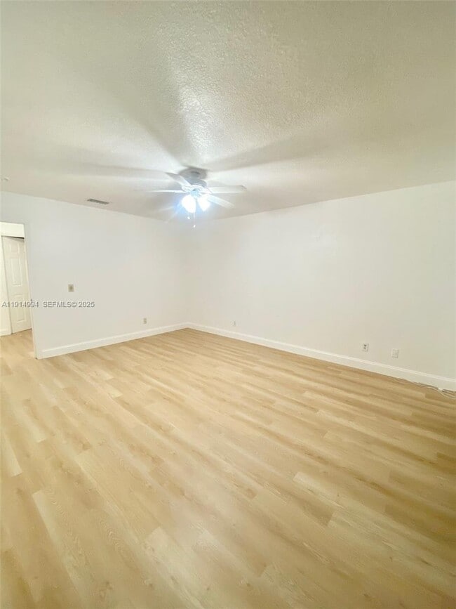 Building Photo - 6568 SW 41st Pl