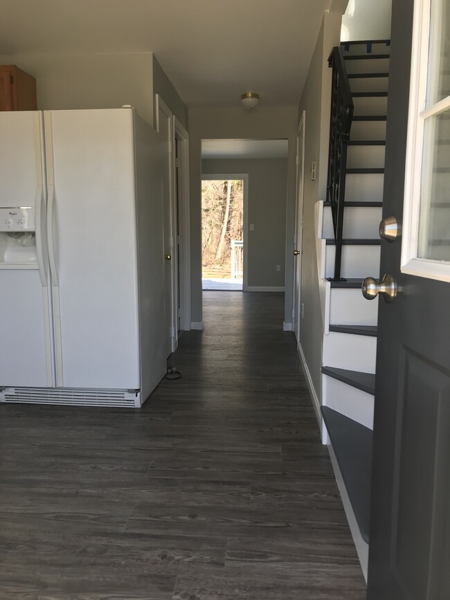 Entrance, coat closet to the right, kitchen to the left - 252 Union St