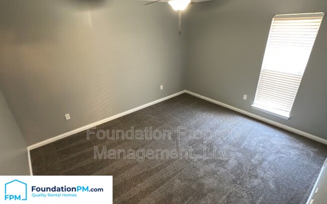 Building Photo - 7586 Iris Dr