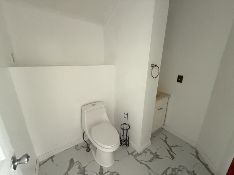 Building Photo - 3347 W 131st St