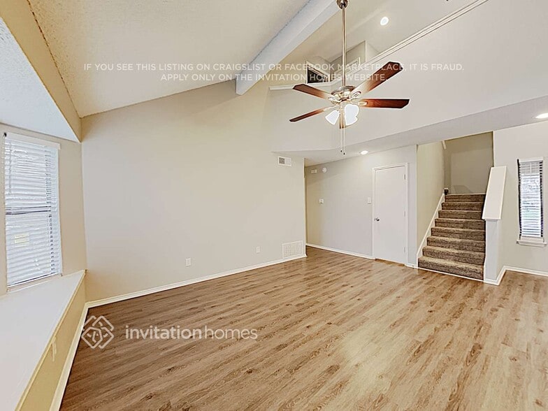 Building Photo - 2414 Claremont Dr