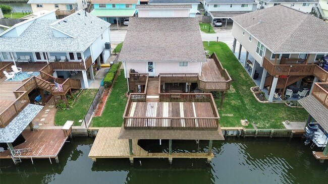 Building Photo - 1031 Redfish St