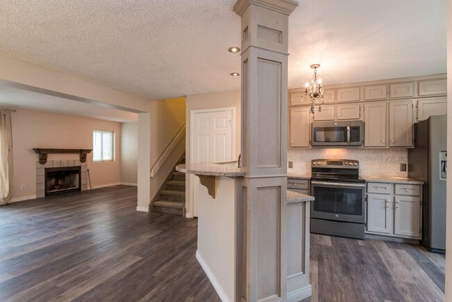 Building Photo - Spacious 3 Bedroom, 3 Bathroom Willowbrook Condo in Gunbarrel