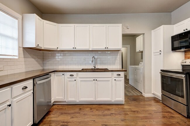 Building Photo - Charming Newly Updated 2 Bed, 2 Bath Home in the Heart of OKC!