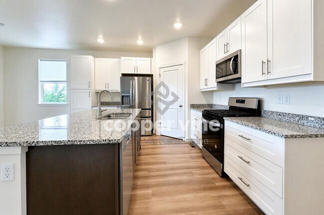 Building Photo - 429 Bluebird Rd