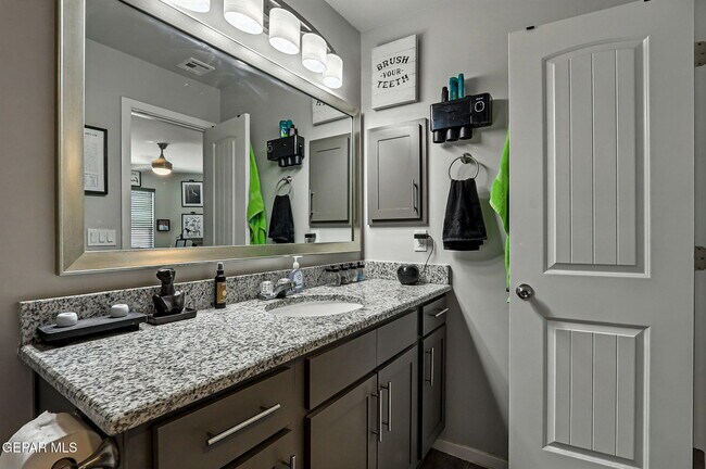 Building Photo - 404 Villa Ysleta