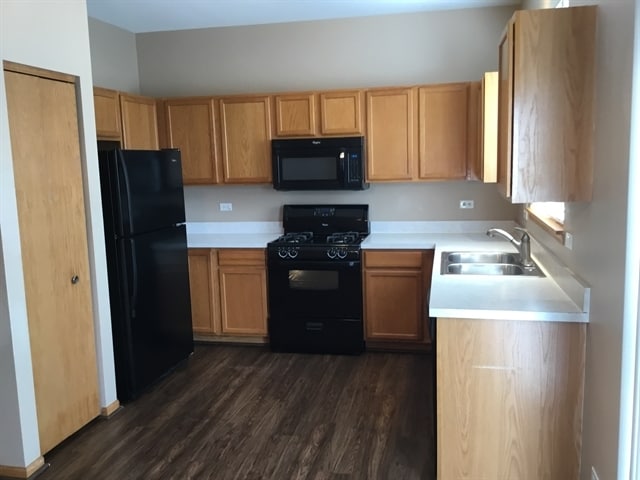 Building Photo - 11S524 Rachael Ct