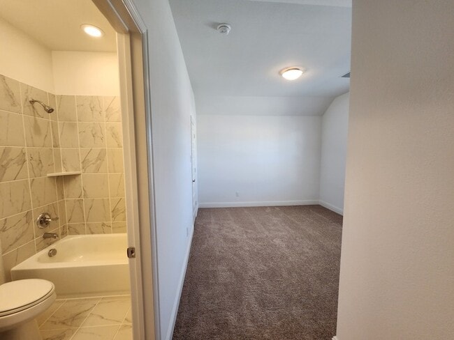 Building Photo - Move-in Special: 50% off second full month...