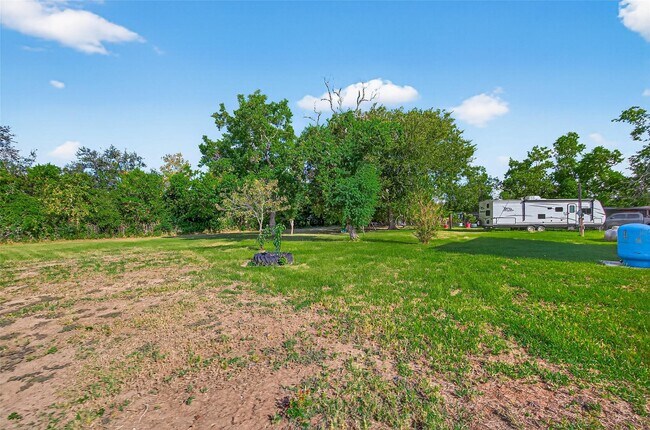 Building Photo - 6250 N Mallard Dr