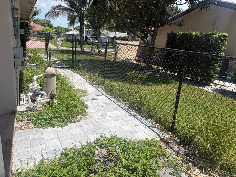 Building Photo - 2480 NW 114th Ave