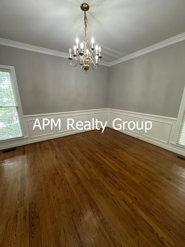 Building Photo - 109 Rolling Creek Cir