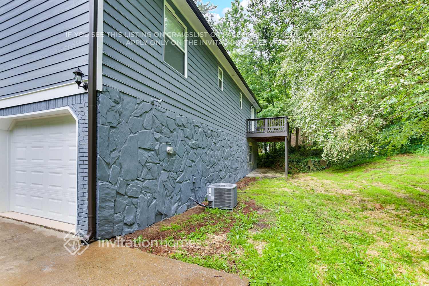 Building Photo - 6165 Queens Rd