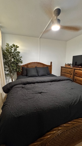 Building Photo - 975 Ala Lilikoi St