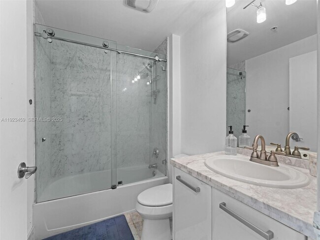 Building Photo - 253 NE 2nd St