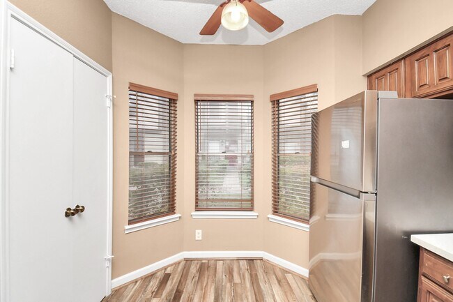 Building Photo - 12400 Brookglade Cir