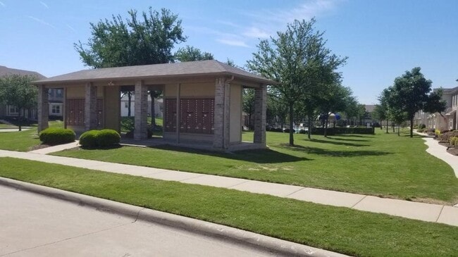 Building Photo - Spacious 3-Bedroom Townhouse with 2.5 Baths in North Fort Worth