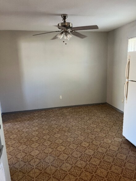 Building Photo - 705 Guadalimar St