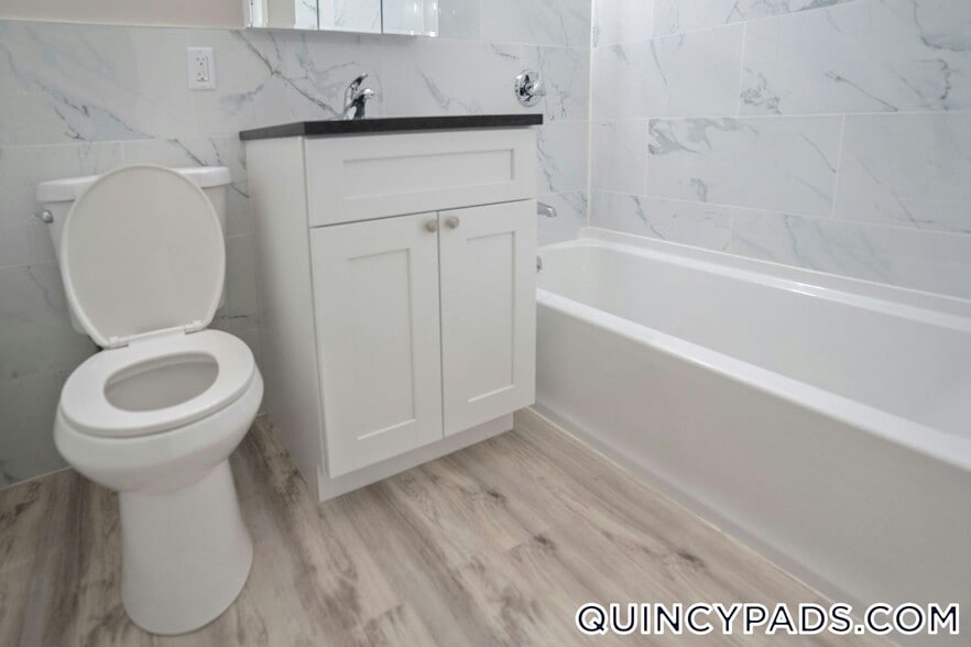 Building Photo - 63 Presidential Dr