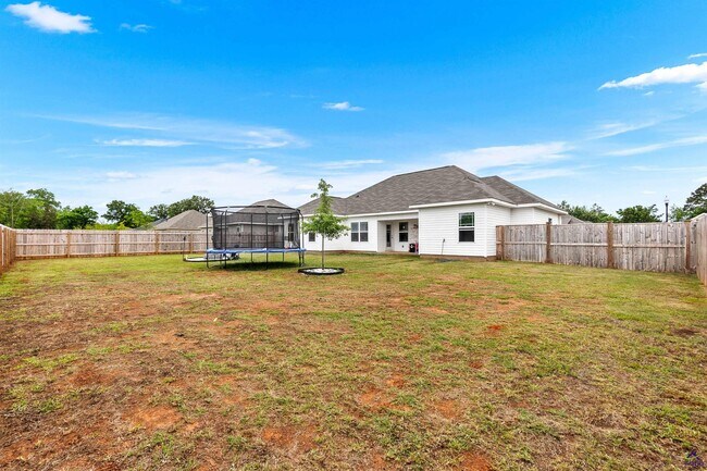 Building Photo - 241 Overton Dr