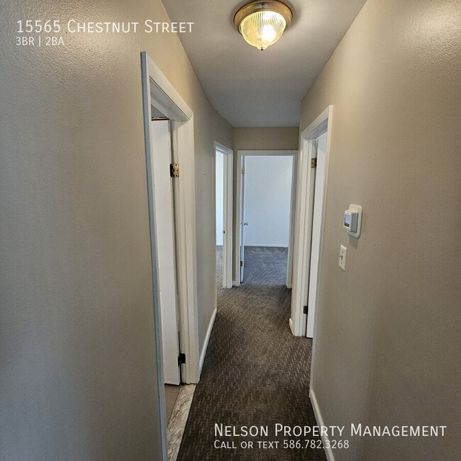 Building Photo - 15565 Chestnut St