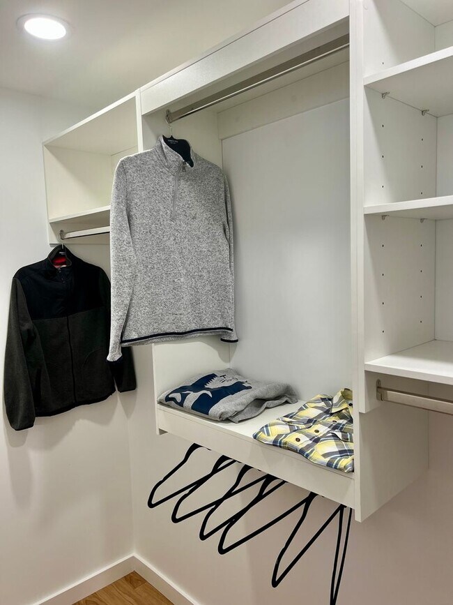 Building Photo - 179 Butternut St