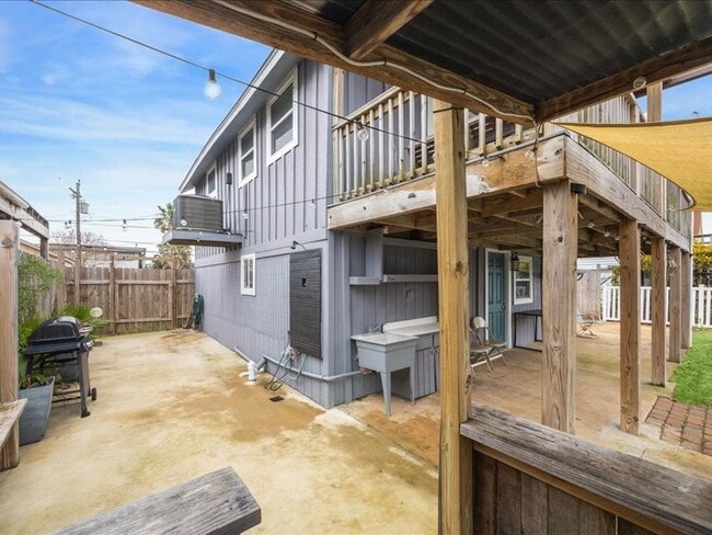Building Photo - 85 Bayou Vista Dr
