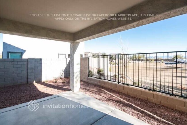 Building Photo - 1290 E Palomino Way