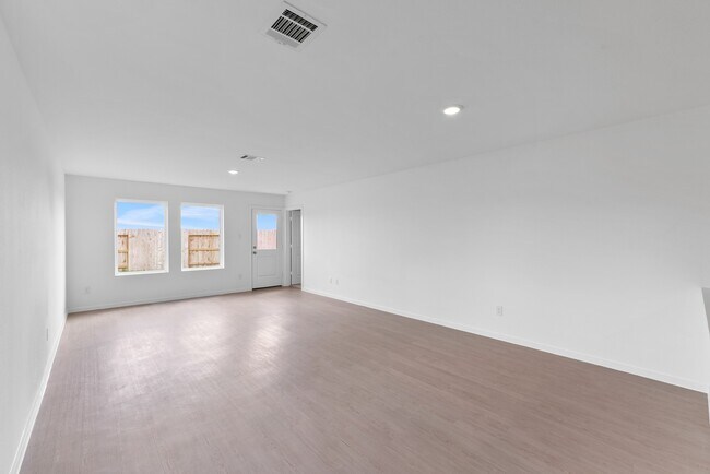 Building Photo - 3041 Majestic Sunrise Dr