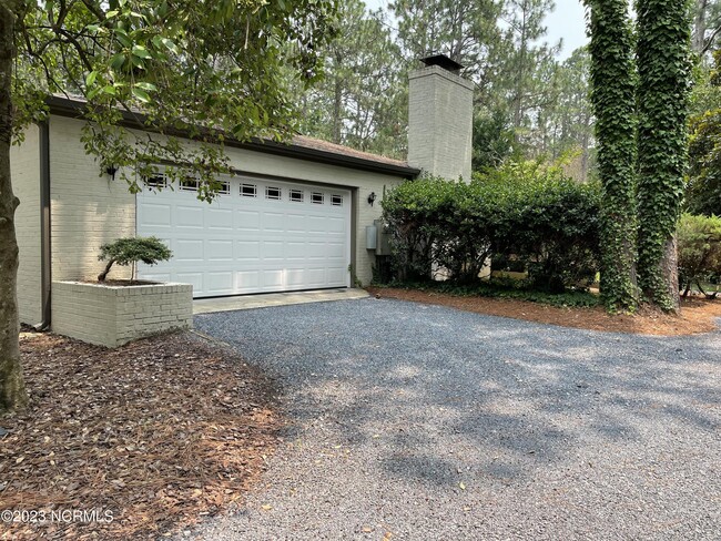 Building Photo - 240 Linden Rd