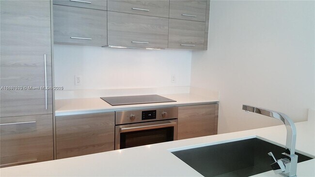 Building Photo - 1300 S Miami Ave