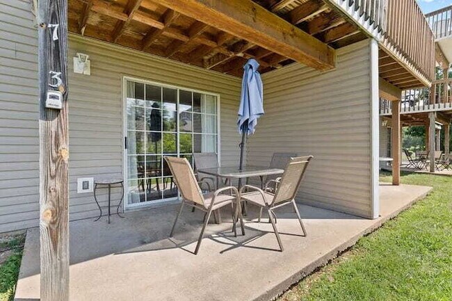 Building Photo - Adorable 1BR - Ground Entry Available FULLY FURNISHED