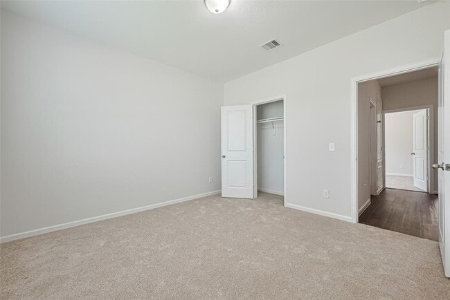 Building Photo - 1025 Banyon Tree Ln